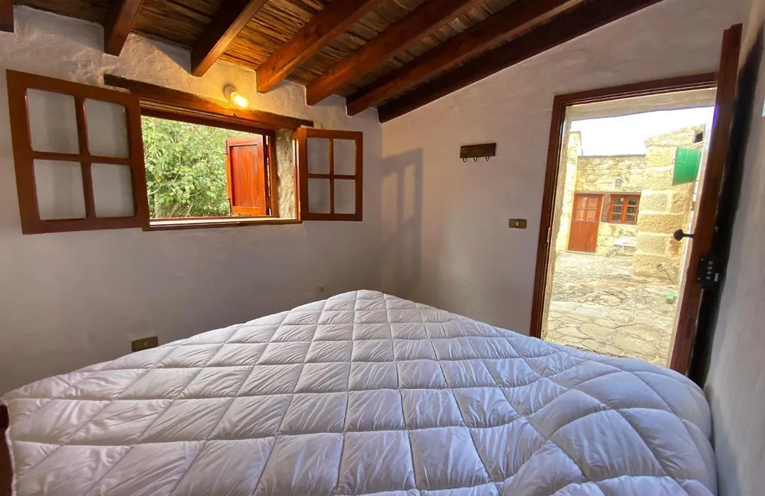 Casa Rural El Drago-1
